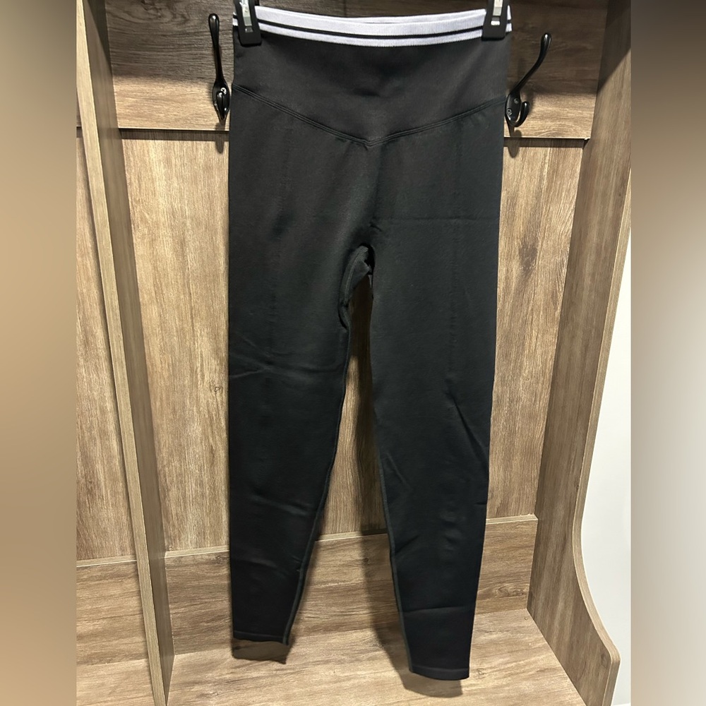 PINK Victoria's Secret Black Leggings Streamlined Athletic Fit